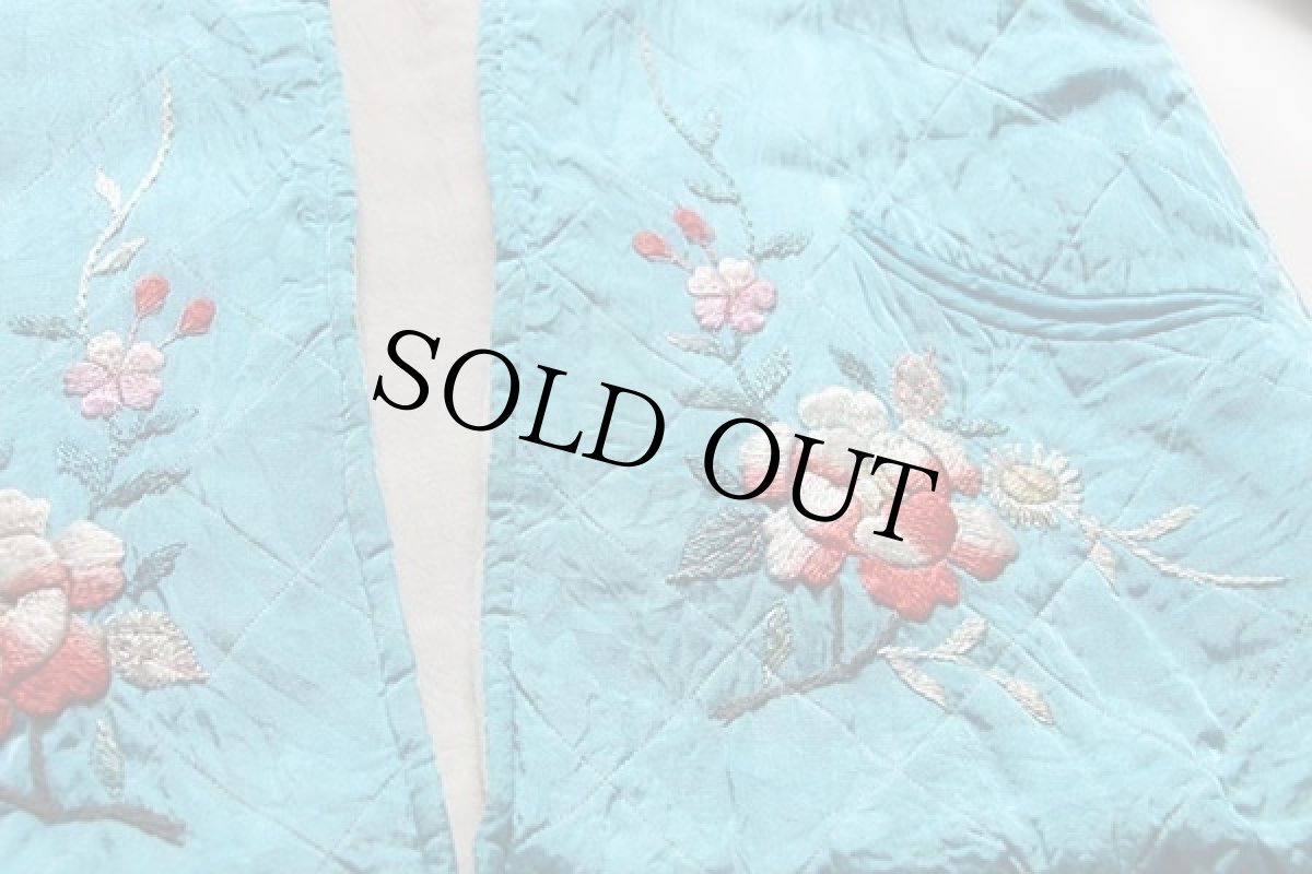 画像6: 50s 刺繍入り スタンドカラー キルティング スーベニアジャケット 水色 (6)