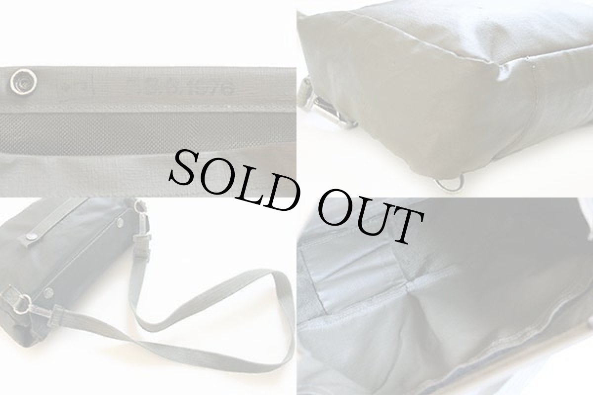 画像3: 70s スイス軍 PVC ガスマスクバッグ (3)