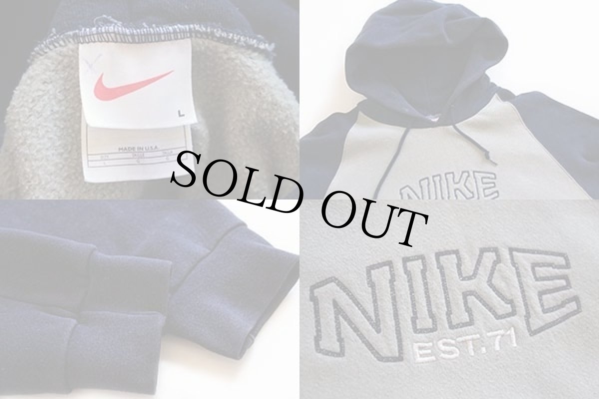 画像3: 90s USA製 NIKEナイキ ロゴ刺繍 ツートン スウェットパーカー グレー×紺 L (3)