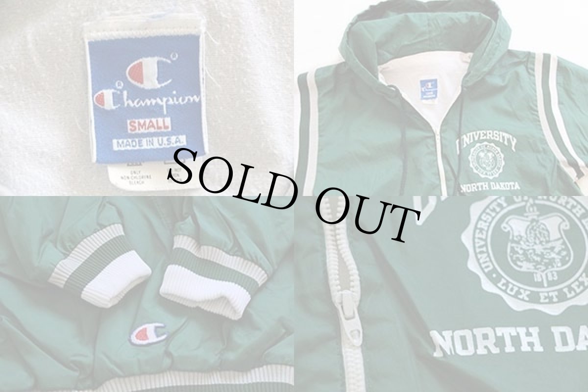 画像3: 90s USA製 Championチャンピオン UNIVERSITY NORTH DAKOTA プルオーバー ナイロンパーカー 緑 S (3)