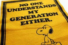 画像3: 70s PEANUTS SNOOPY スヌーピー NO ONE UNDERSTANDS MY GENERATION EITHER. フェルト ペナント 黄 (3)