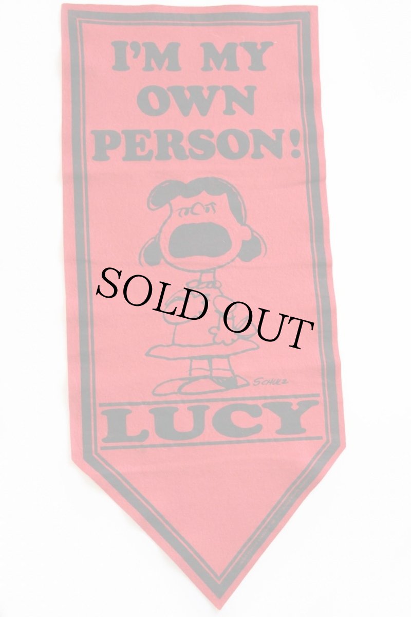 画像2: 70s PEANUTS LUCYルーシー I'M MY OWN PERSON! フェルト ペナント 赤★スヌーピー (2)