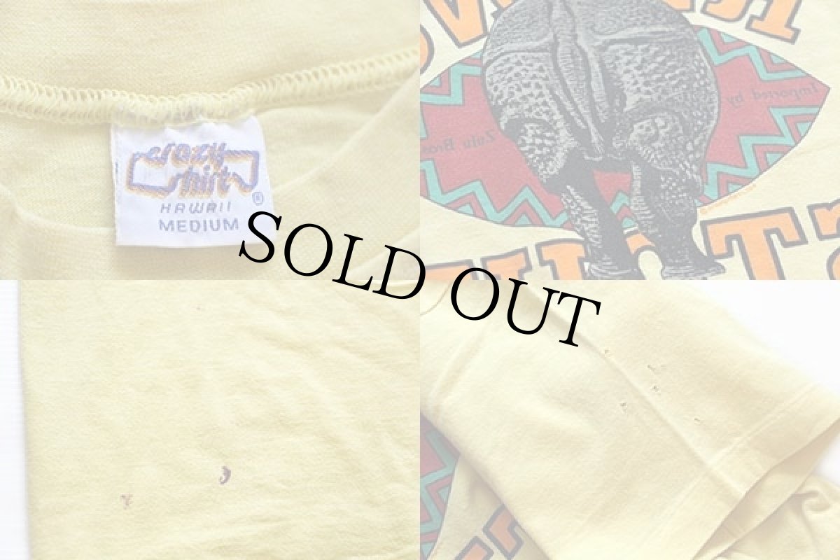画像4: 80s USA製 crazy shirts RHINO STOUT サイ 両面 染み込みプリント コットンTシャツ 黄 M (4)