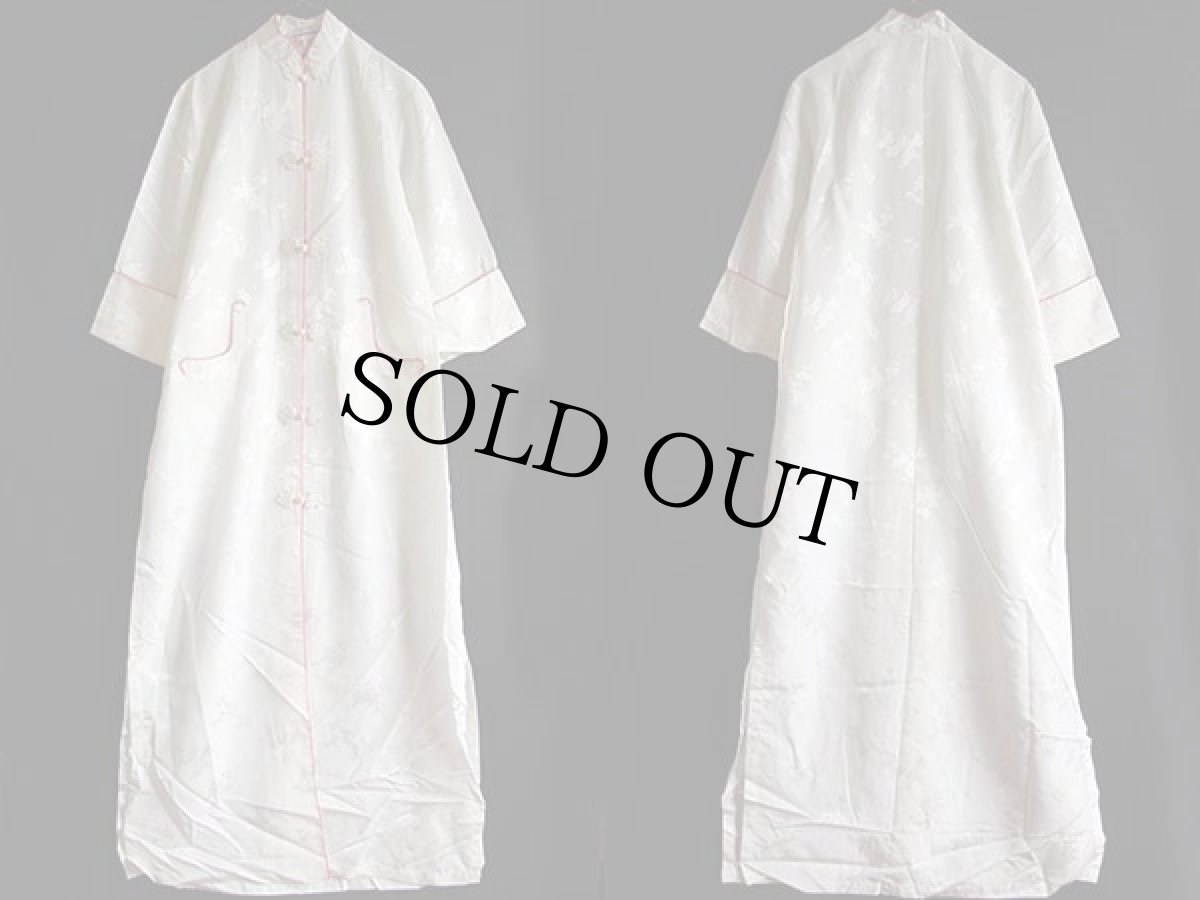 画像2: Squirrel ロング レーヨン サテン チャイナ コート 白 M (2)