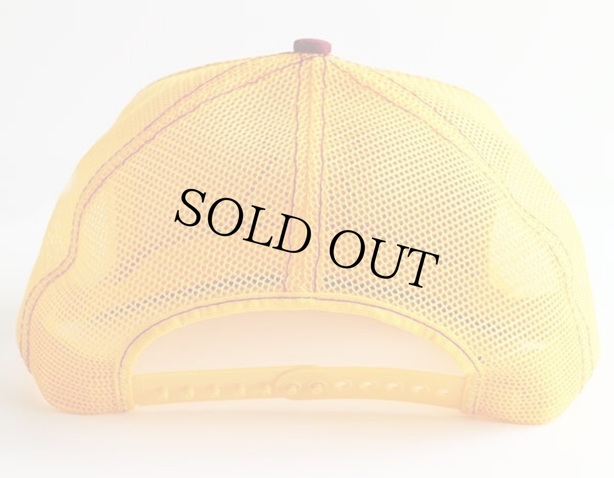 画像2: デッドストック★80s USA製 MINNESOTA 刺繍 ツートン メッシュキャップ バーガンディ×黄 (2)