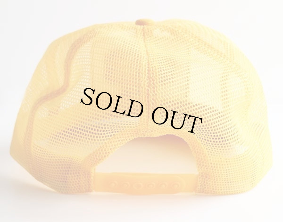 画像2: 80s USA製 Schmidt BEER パッチ付き オールメッシュキャップ 黄 (2)