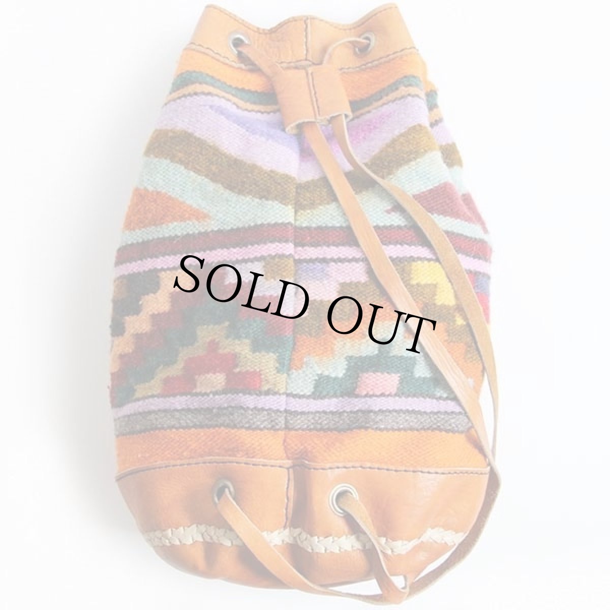 画像2: フォークロア柄 ドラム型 ラグ×レザー ワンショルダーバッグ (2)