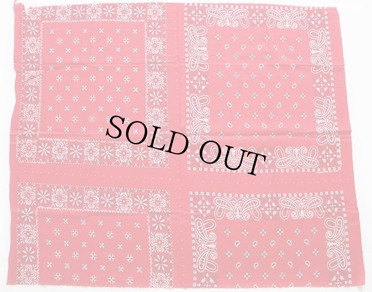 画像2: 60s TOWER GUARANTEED FAST COLOR 未裁断 コットン バンダナ 赤 (2)