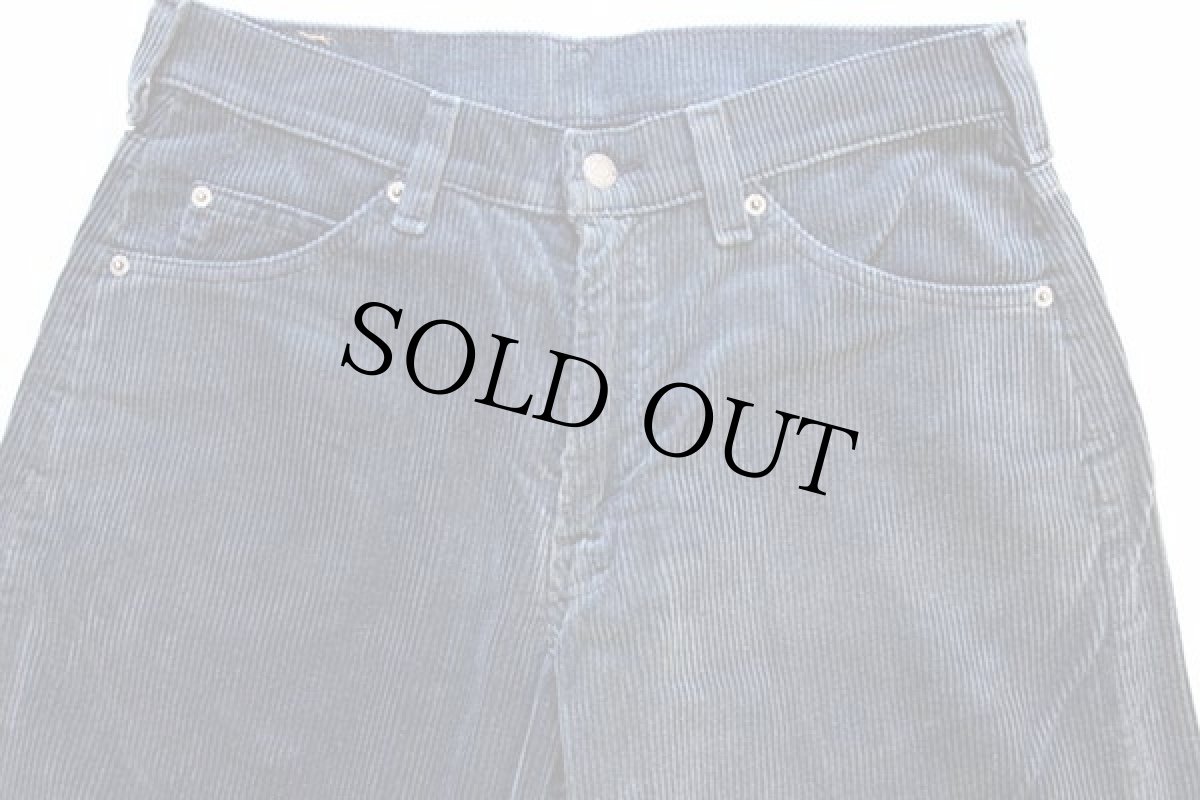 画像2: 90s USA製 Levi'sリーバイス 565 太畝 コーデュロイパンツ 紺 w30 L30 (2)