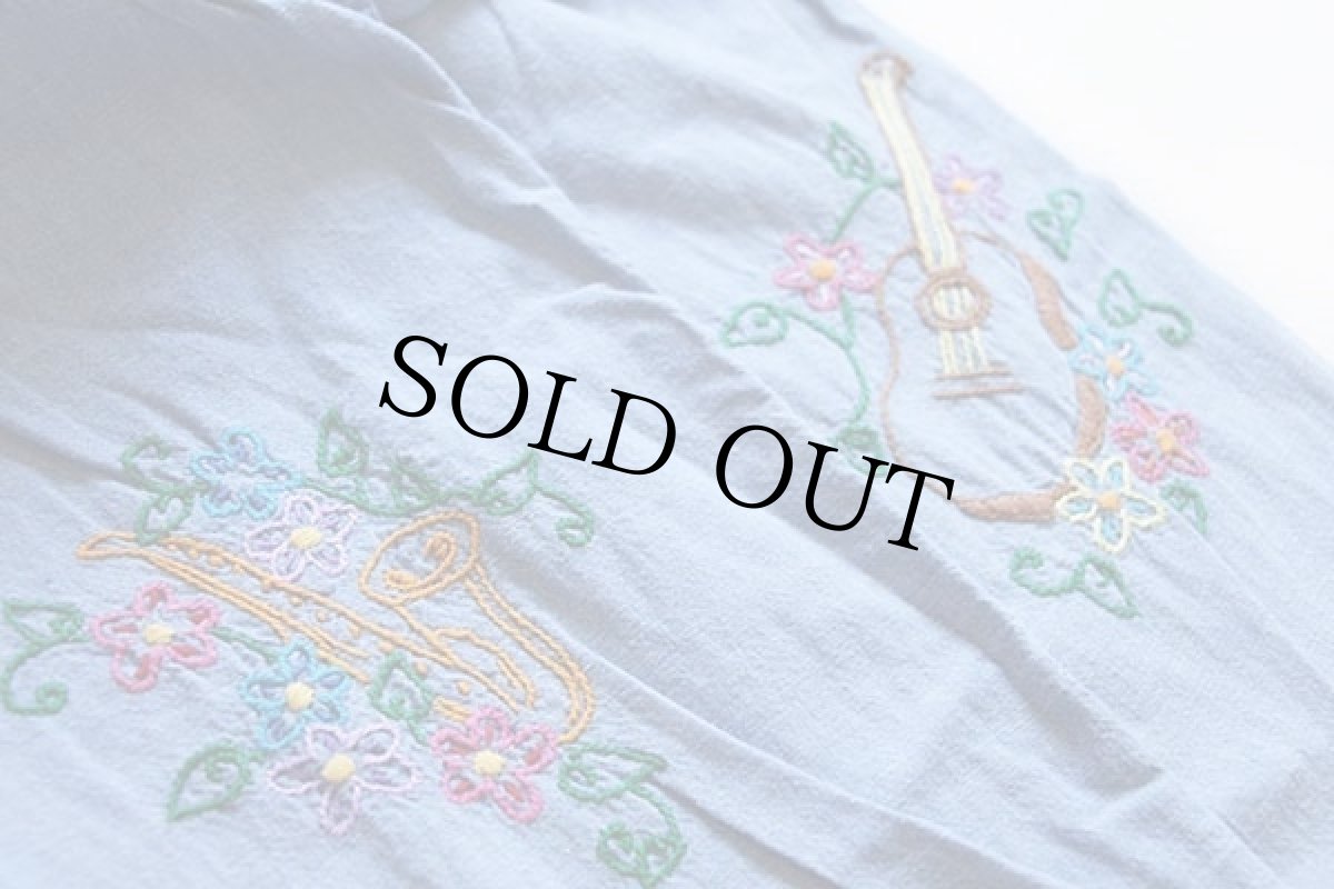 画像5: 60s UNKNOWN 刺繍入り コットン シャンブレーシャツ (5)