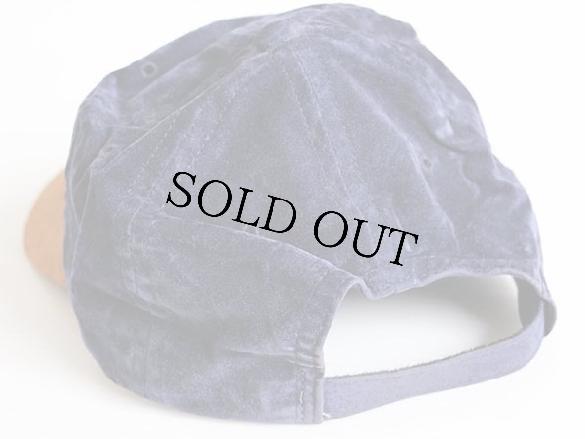 画像2: 90s USA製 スヌーピー レッドバロン 刺繍入り ツートン ベロアキャップ 紺×茶 (2)