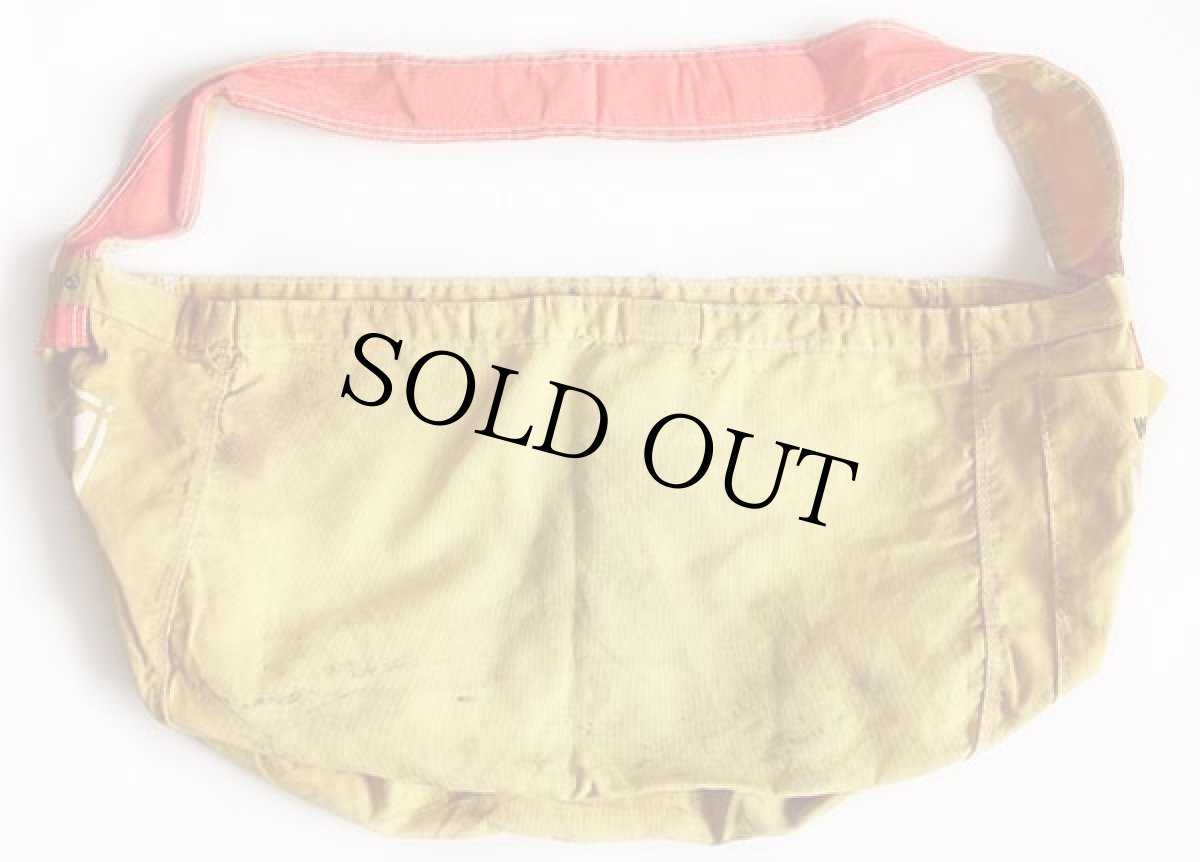 画像2: ビンテージ Minneapolis Tribune 染み込みプリント キャンバス ニュースペーパーバッグ 黄 (2)