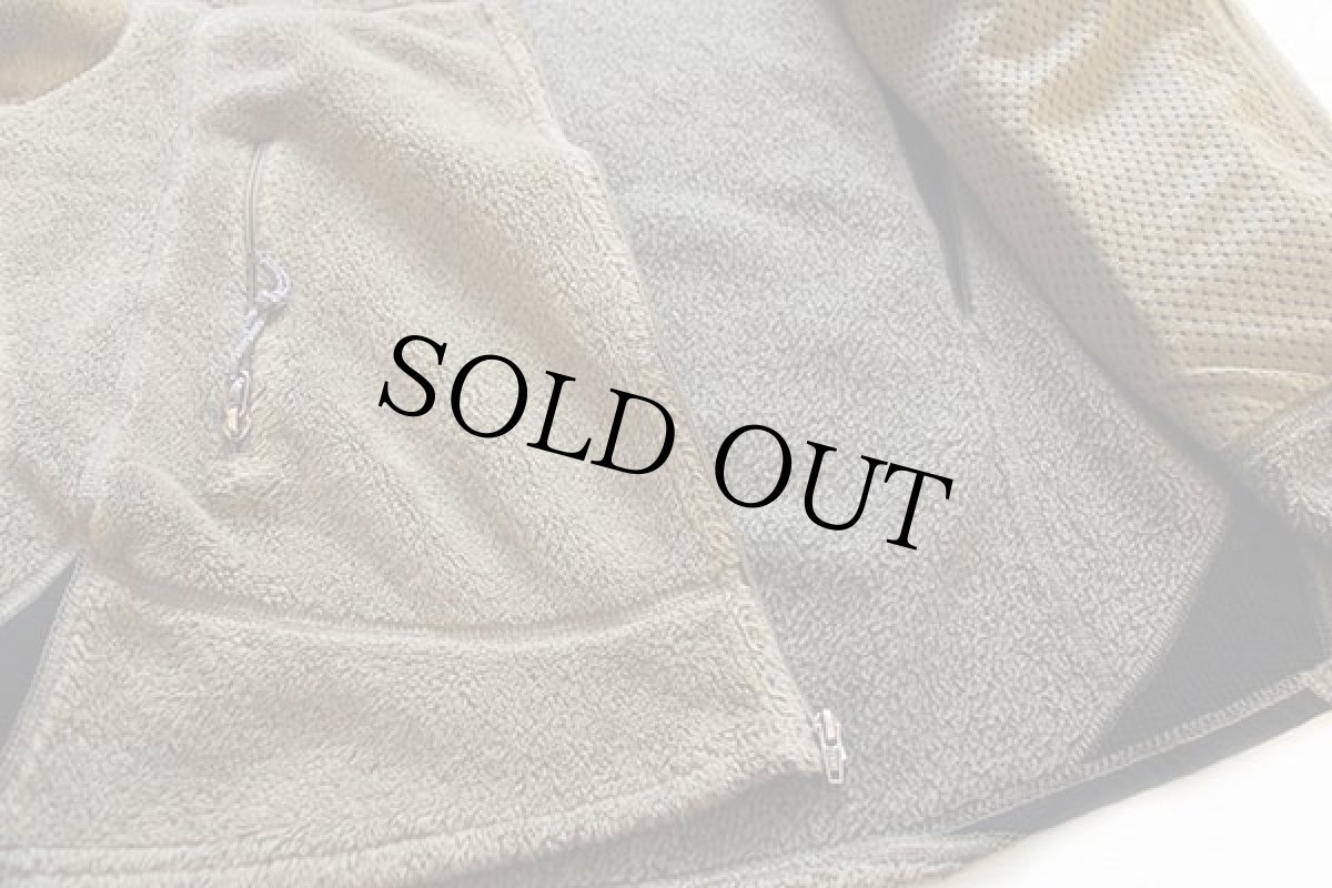画像5: 00s USA製 patagoniaパタゴニア R2 POLARTEC フリースジャケット フィールドグリーン W-L★刺繍ロゴ (5)