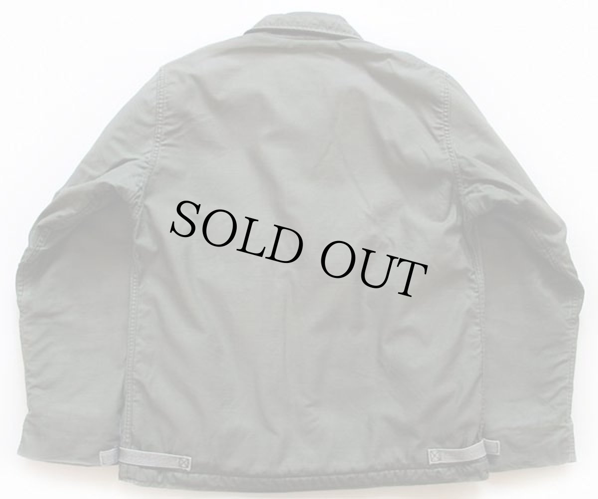 画像2: 80s 米軍 U.S.NAVY U.S.S.TUTUILA ARG 4パッチ付き A-2 デッキジャケット オリーブ M (2)