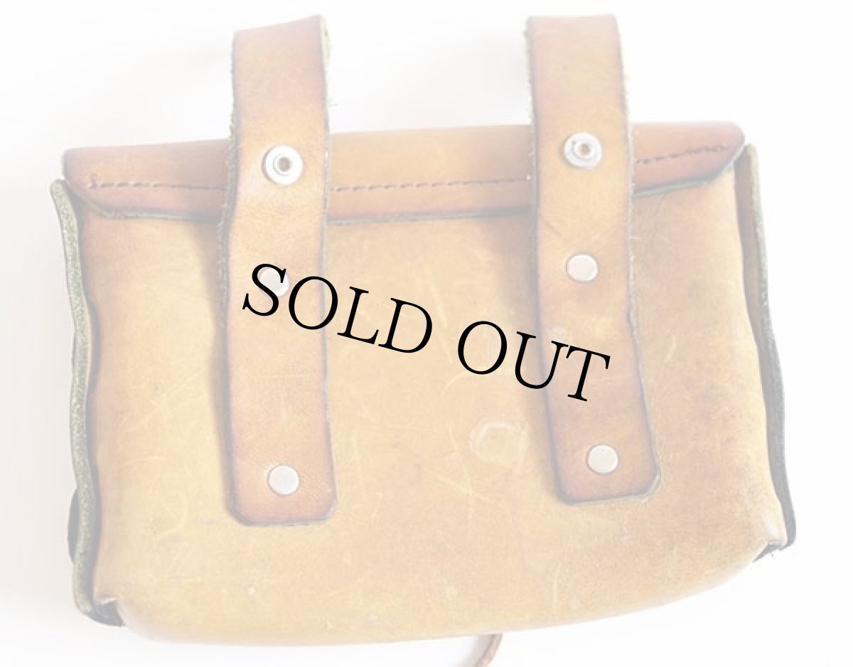 画像2: 70s ハンドクラフト コンチョボタン レザー ベルトポーチ 薄茶 (2)