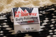 画像4: 90s ノルウェー製 DALE OF NORWAY ハイネック 編み柄×ケーブル編み 切り替え ウールニット カーディガン (4)