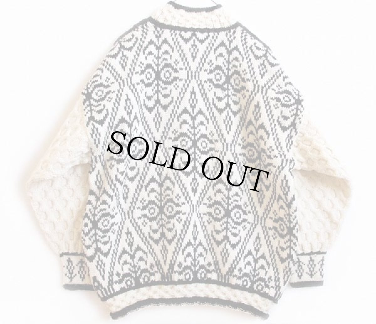 画像2: 90s ノルウェー製 DALE OF NORWAY ハイネック 編み柄×ケーブル編み 切り替え ウールニット カーディガン (2)