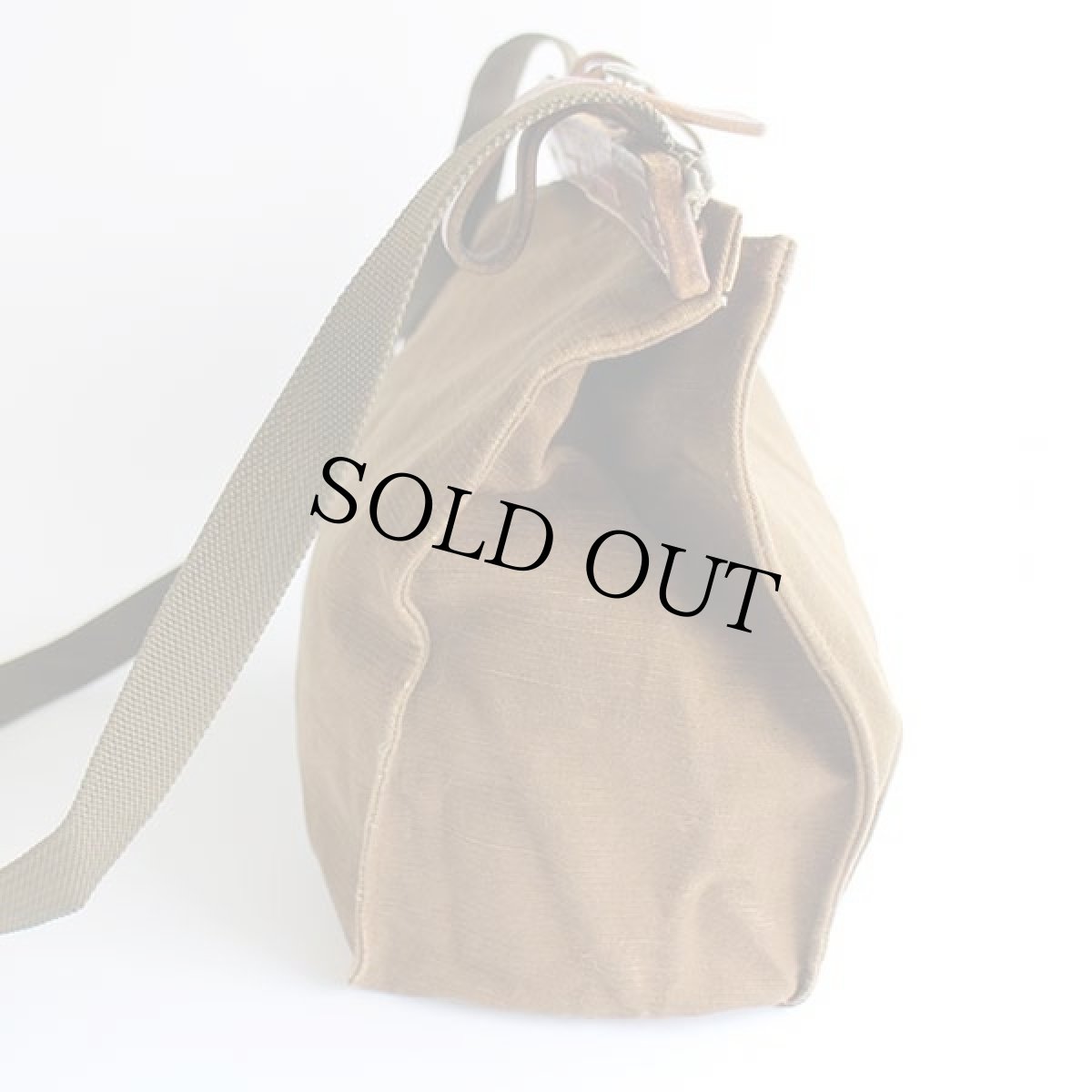 画像4: 80s スイス軍 キャンバス ショルダーバッグ カスタム 焦げ茶 (4)