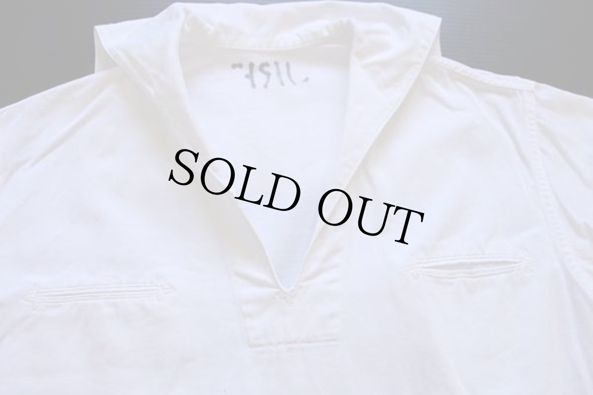 画像3: ビンテージ 米軍 U.S.NAVY パッチ付き コットン セーラーシャツ 白 (3)