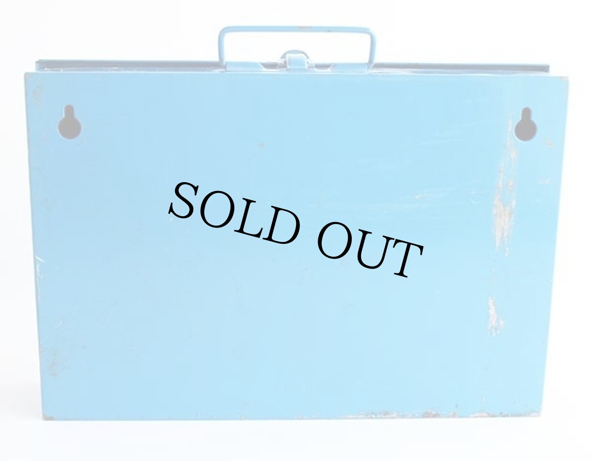 画像2: ビンテージ USA製 Johnson&Johnson EMERGENCY FIRST AID KIT スチール ボックス (2)