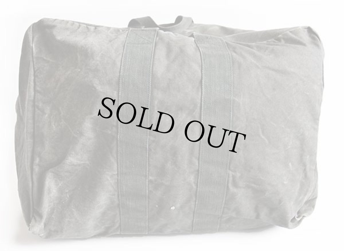 画像2: 70s 米軍 フライヤーズ キットバッグ セージグリーン (2)