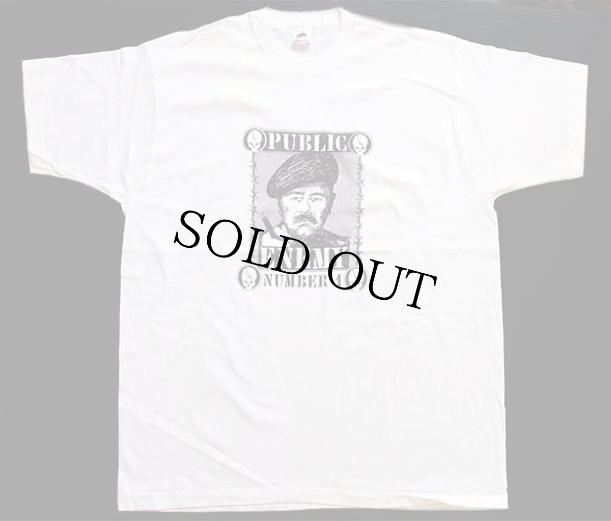 画像2: デッドストック★90s USA製 FRUIT OF THE LOOM PUBLIC ENEMY サダム フセイン コットンTシャツ 白×茶 XXL★G (2)