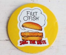 画像1: 80s McDonald'sマクドナルド FILET O'FISH SING THE TASTE 缶バッジ (1)