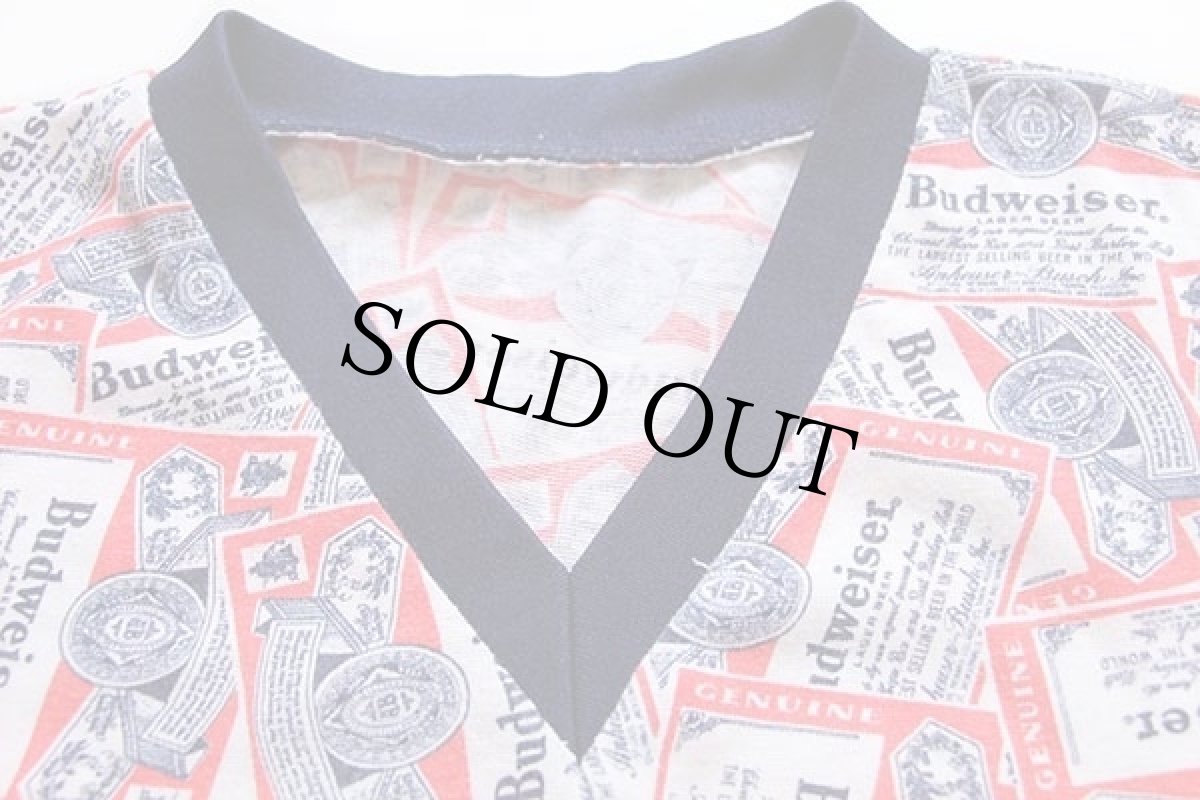 画像4: 70s Budweiserバドワイザー 総柄 染み込みプリント Vネック Tシャツ (4)