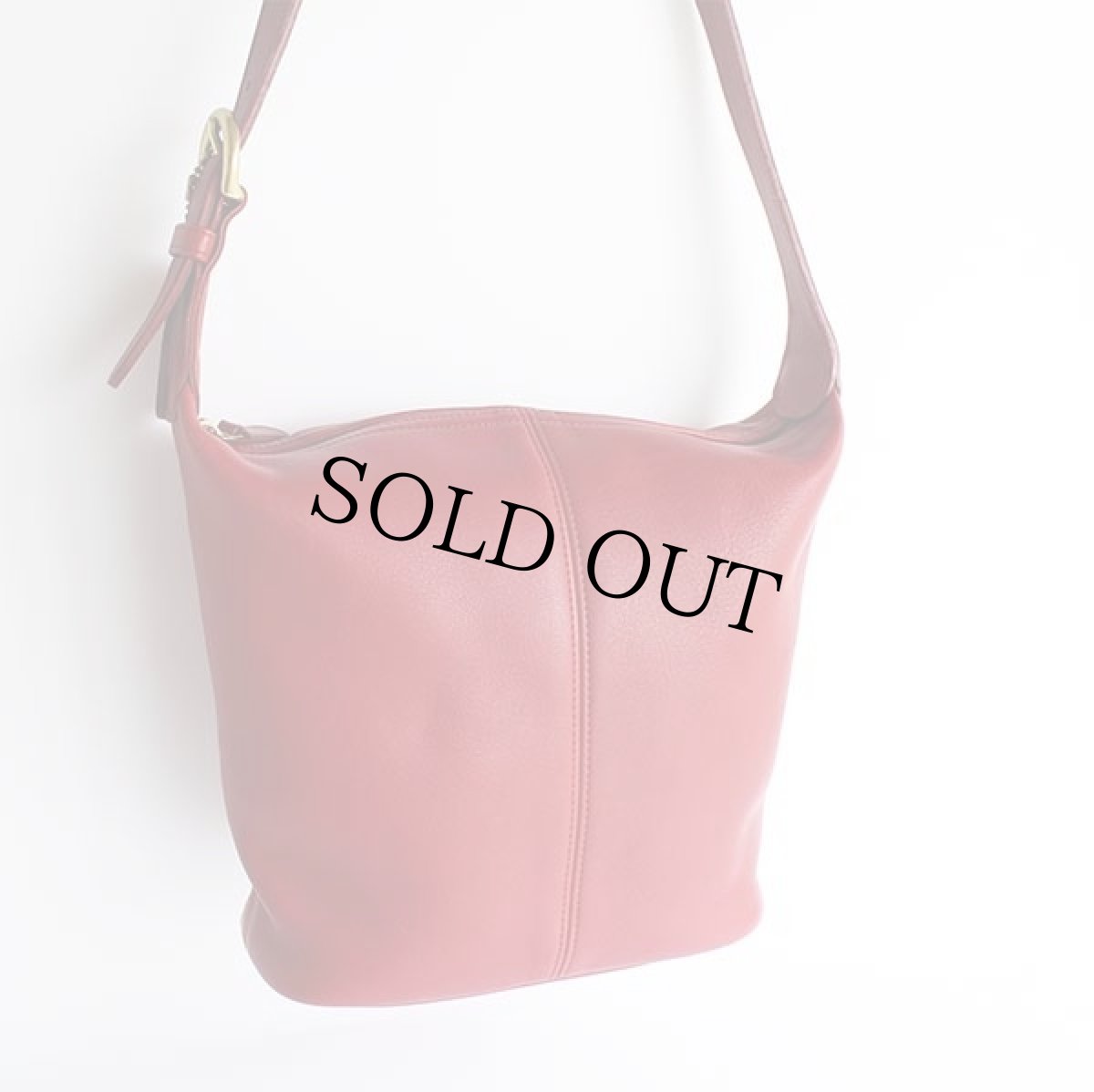 画像2: USA製 COACH オールド コーチ レザー ショルダーバッグ 赤★4148 (2)