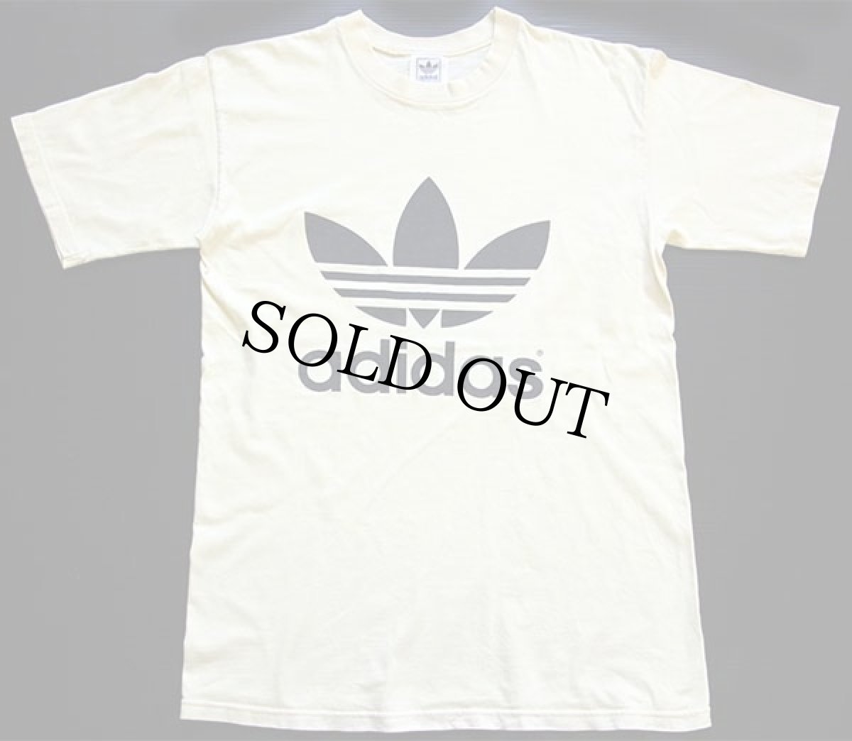 画像2: 90s USA製 adidasアディダス トレフォイル ビッグロゴ 両面プリント コットンTシャツ 薄黄 S (2)