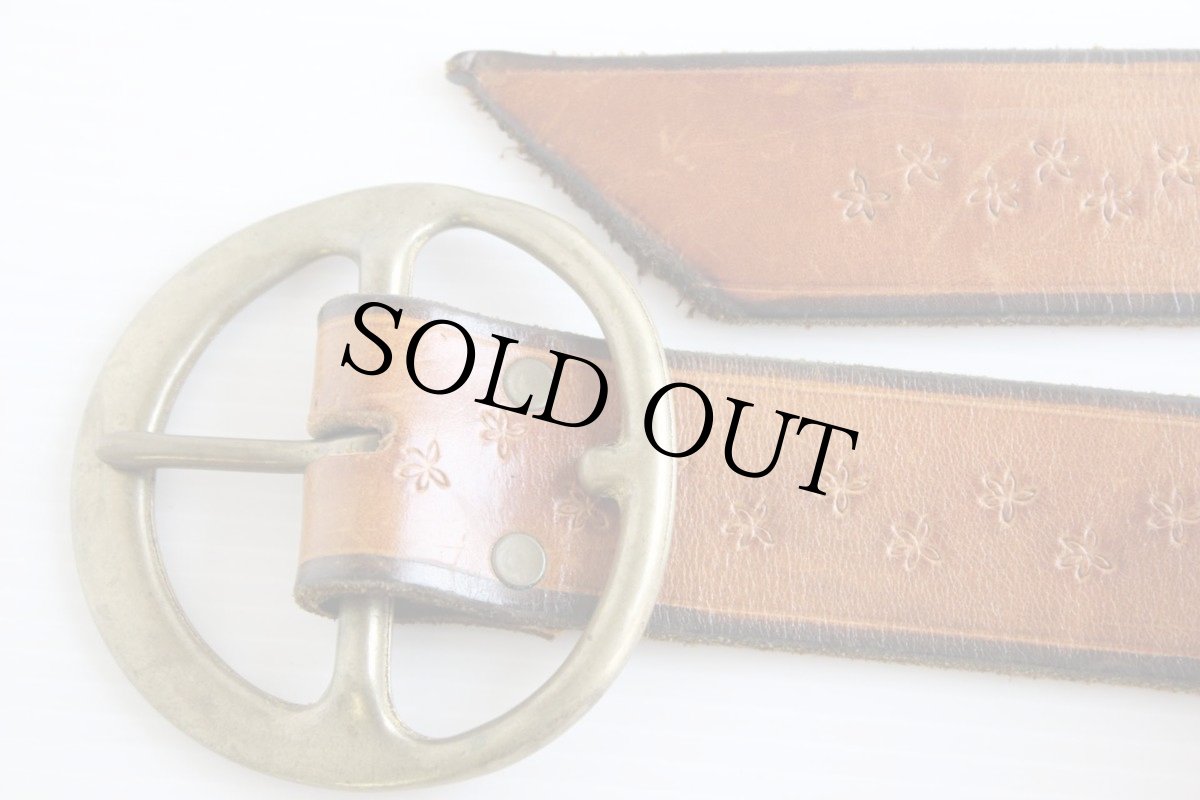 画像2: 70s 小花柄 カービング レザーベルト 茶★1078 (2)