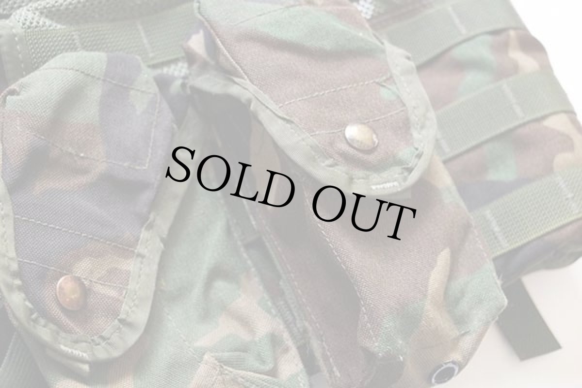 画像10: 00s 米軍 U.S.ARMY ウッドランドカモ MOLLE 2 FLC ベスト マガジンポーチ付き (10)