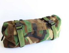 画像1: 00s 米軍 U.S.ARMY MOLLE 2 ウッドランドカモ ナイロン ウエストバッグ (1)