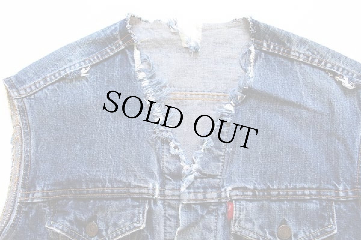 画像3: 60s LEVI'Sリーバイス 70505 BIGE ノーカラー カットオフ デニムベスト カスタム (3)