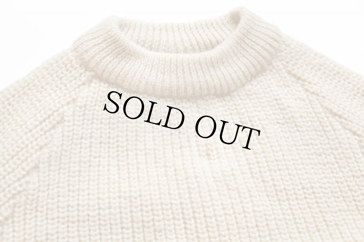 画像3: 英国製 GOKEYSゴーキー エルボーパッチ付き ローゲージ ウールニット セーター ナチュラル (3)