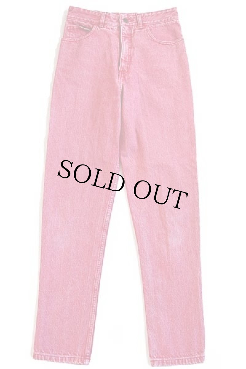 画像2: 90s USA製 GUESS JEANS ゲス テーパード カラーデニムパンツ 薄赤 w30 (2)