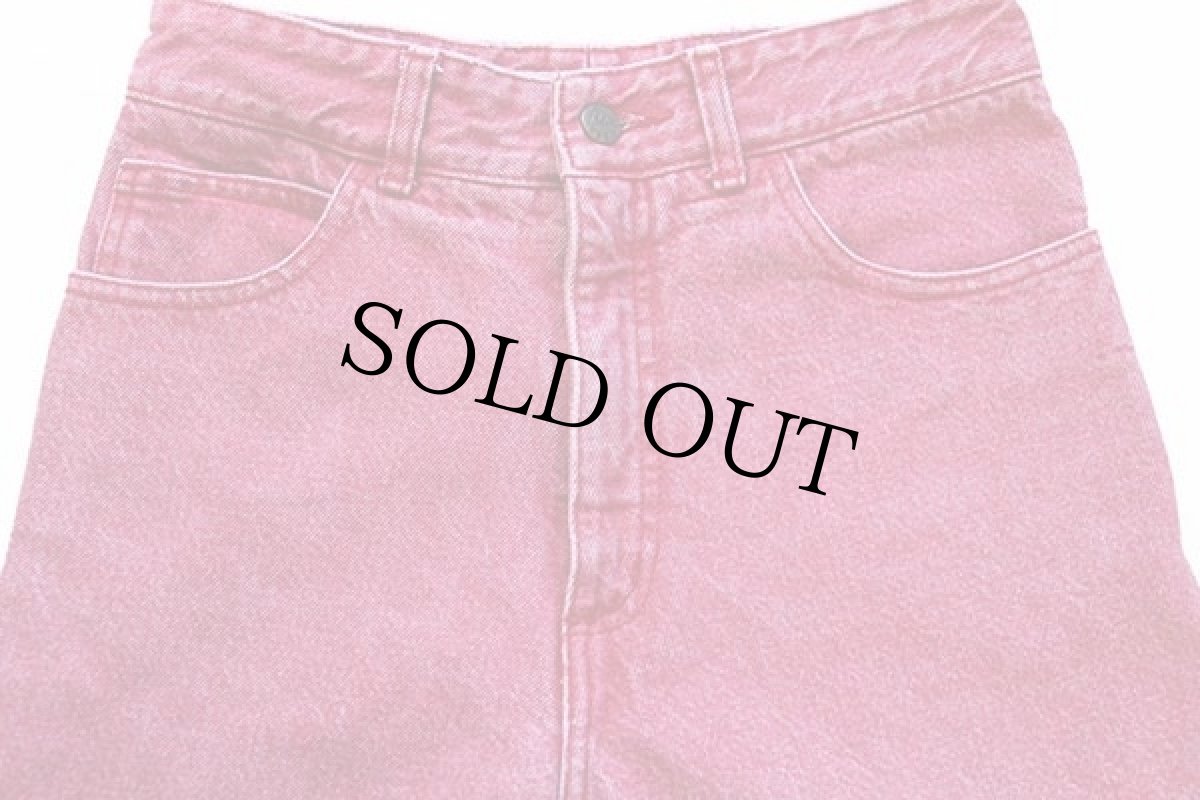 画像4: 90s USA製 GUESS JEANS ゲス テーパード カラーデニムパンツ 薄赤 w30 (4)