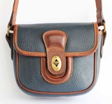 画像2: USA製 COACH オールド コーチ レザー ショルダーバッグ ミニ 紺×茶 (2)