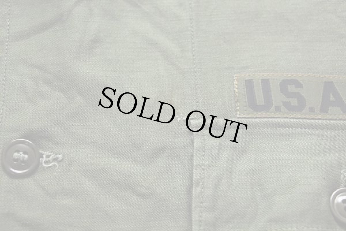 画像5: 60s 米軍 U.S.ARMY パッチ付き コットンサテン ユーティリティシャツ オリーブグリーン (5)