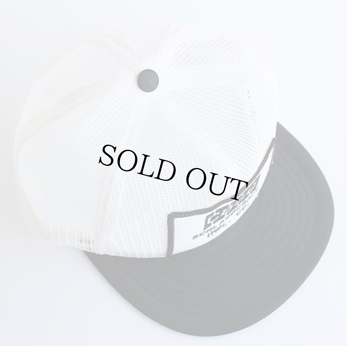 画像3: 80s case パッチ付き ツートン 切り替え オールメッシュキャップ 白×黒 (3)