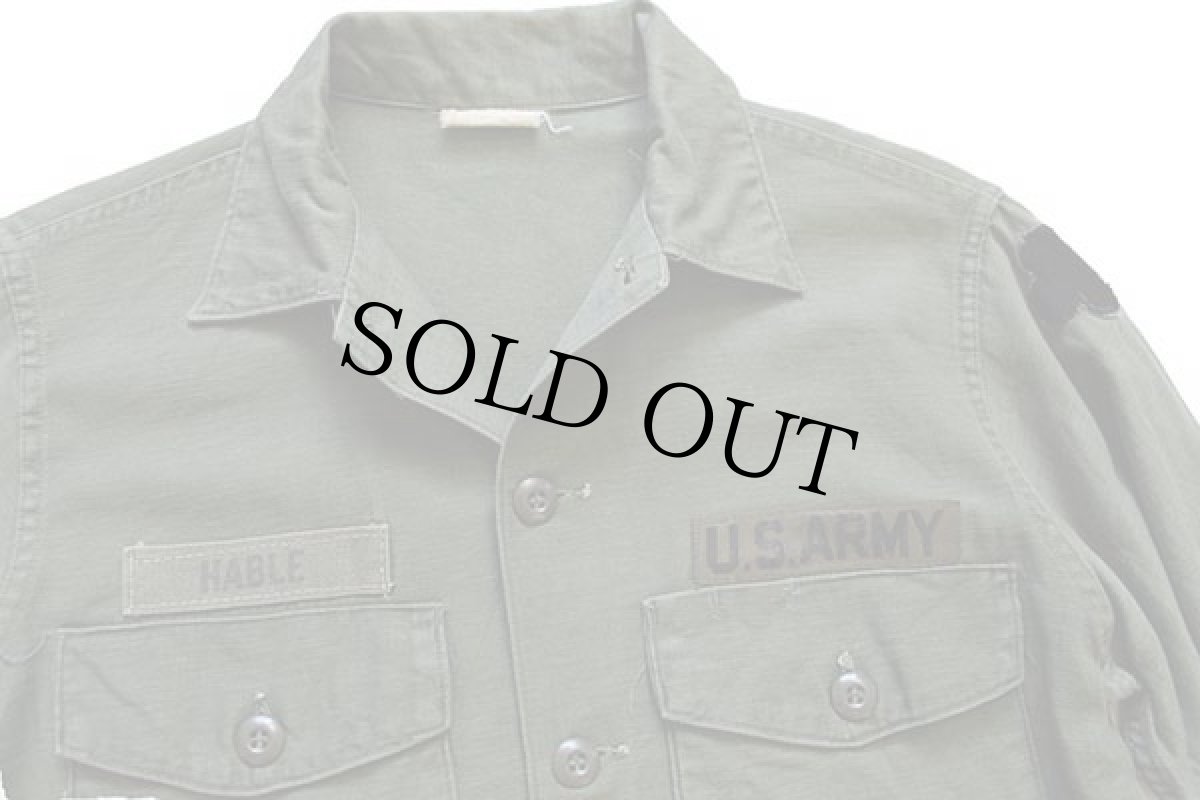 画像3: 60s 米軍 U.S.ARMY パッチ付き コットンサテン ユーティリティシャツ オリーブグリーン 15.5 (3)