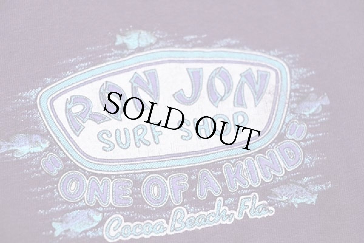 画像5: 80s USA製 RON JON SURF SHOP ジュゴン 両面プリント コットン ポケットTシャツ カスタム 紫 L (5)