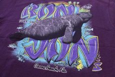 画像4: 80s USA製 RON JON SURF SHOP ジュゴン 両面プリント コットン ポケットTシャツ カスタム 紫 L (4)