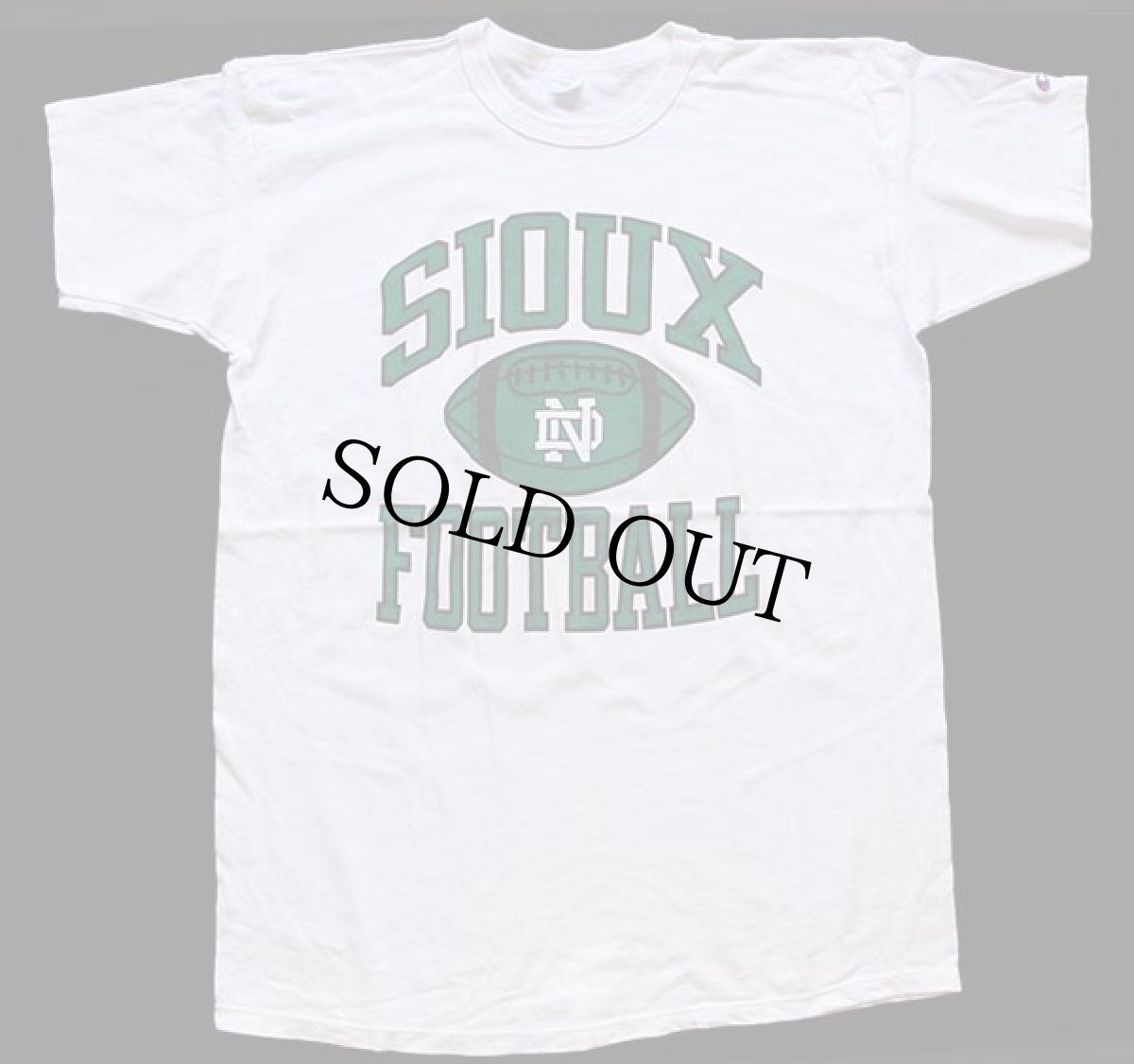 画像2: 80s USA製 Championチャンピオン SIOUX FOOTBALL フットボール 染み込みプリント コットンTシャツ 生成り XXL (2)