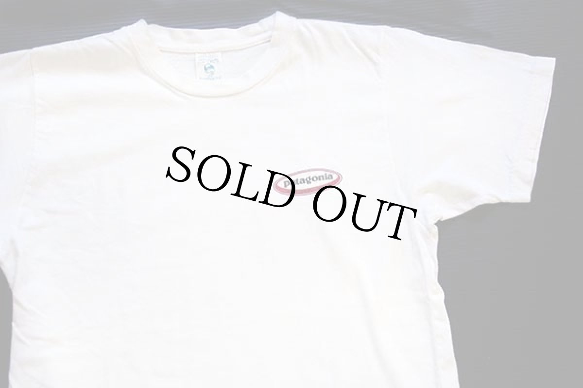 画像3: 90s トルコ製 patagoniaパタゴニア Beneficial T's オーバルロゴ オーガニックコットンTシャツ 生成り XS (3)