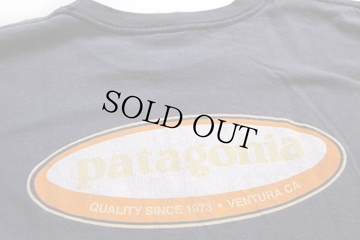 画像4: 90s USA製 patagoniaパタゴニア Beneficial T's オーバルロゴ オーガニックコットンTシャツ チャコールグレー フェード S (4)