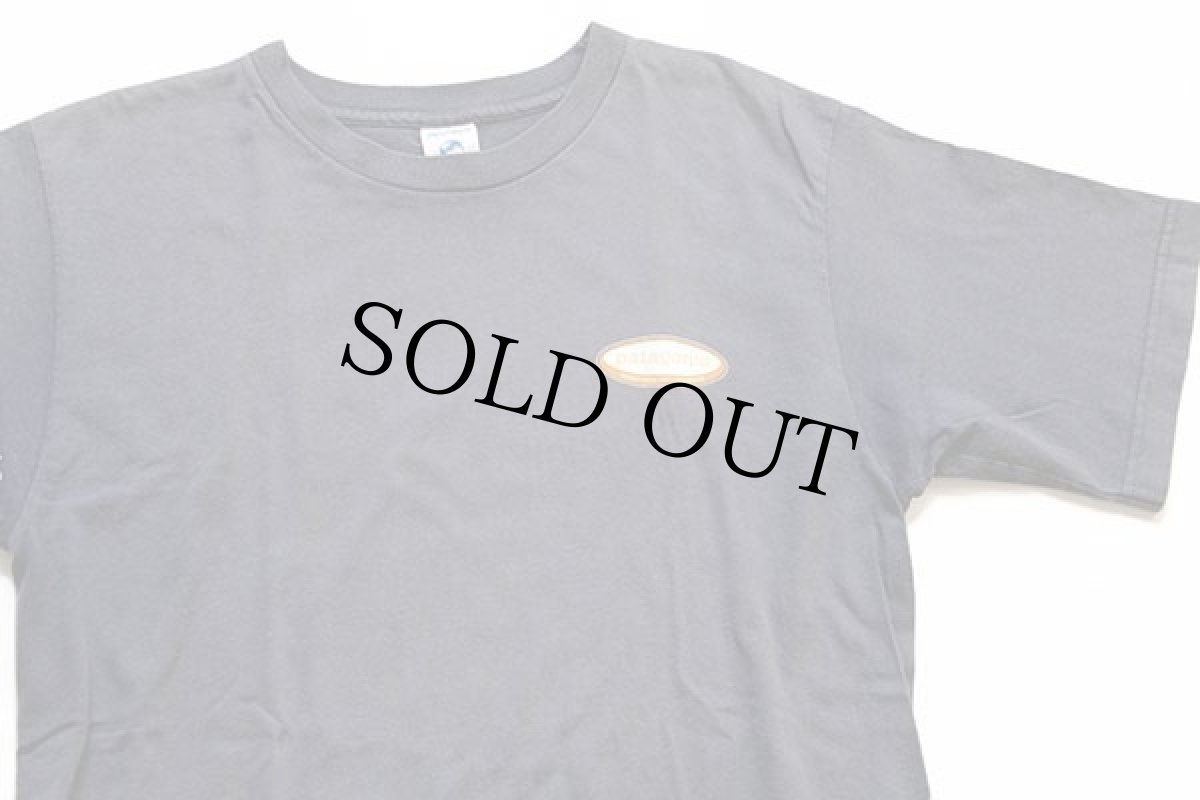 画像3: 90s USA製 patagoniaパタゴニア Beneficial T's オーバルロゴ オーガニックコットンTシャツ チャコールグレー フェード S (3)