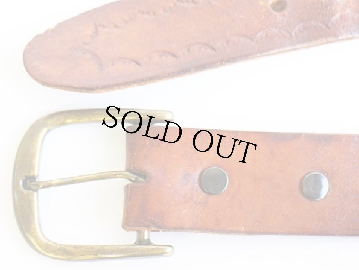 画像2: 70s 花柄 カービング ペイント レザーベルト 茶 32★1400 (2)