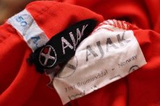 画像4: 70s ノルウェー製 AJAK リアルファー&パッチ付き アノラックパーカー 朱色 (4)