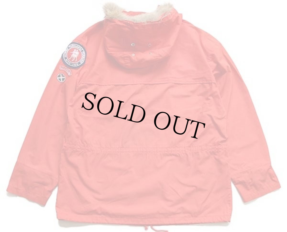 画像2: 70s ノルウェー製 AJAK リアルファー&パッチ付き アノラックパーカー 朱色 (2)